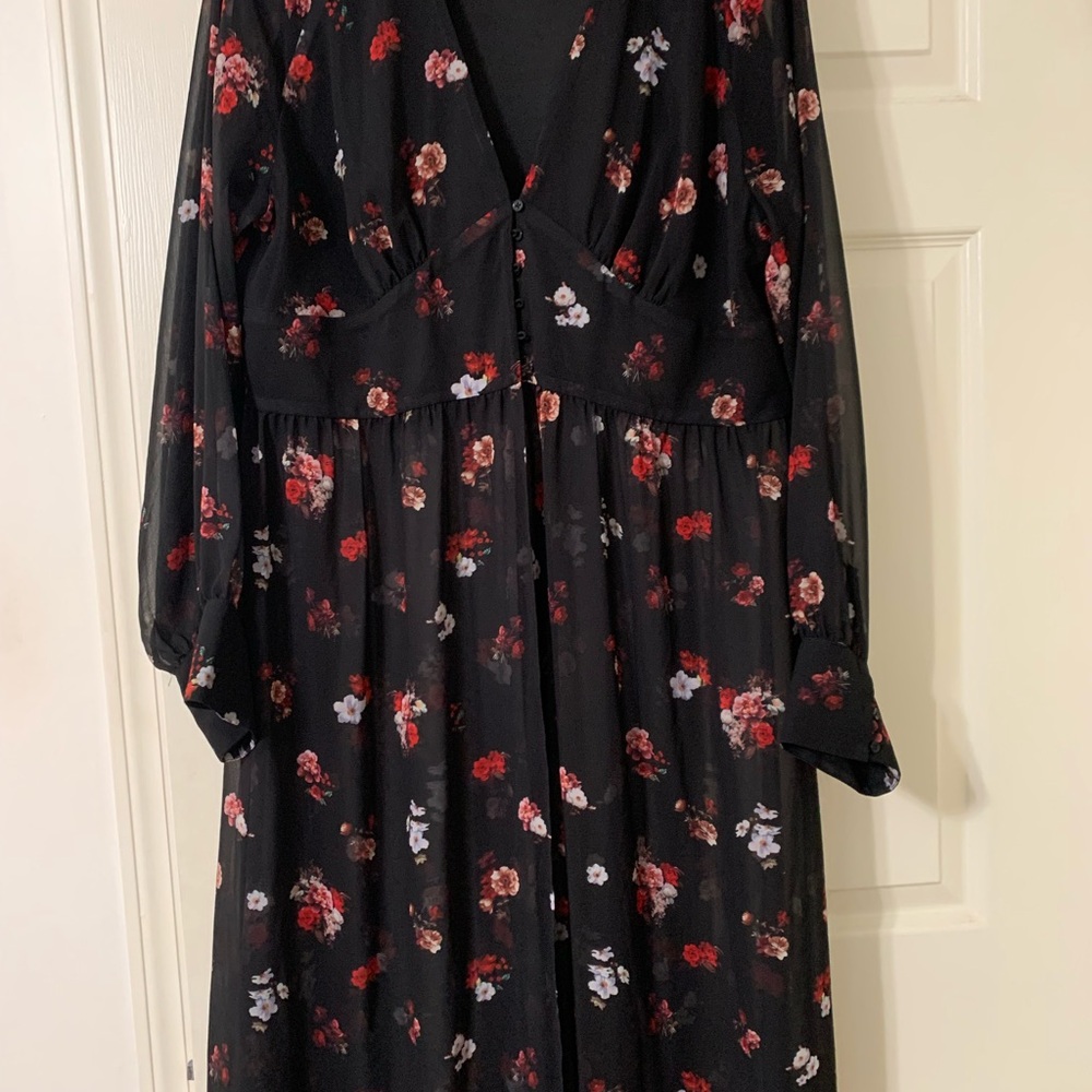 Gianni Bini Long Sheer Kimono. Lined from waist up. Size XL